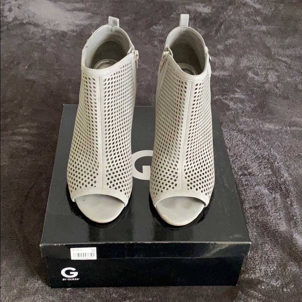 Gray G by Guess Ankle Heels
